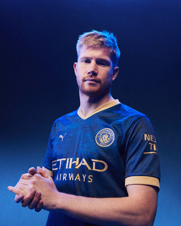 王钰栋首个主力赛季表现：共12球5助攻，荣膺中超本土金靴（12球5助攻！王钰栋主力首季加冕中超本土金靴）