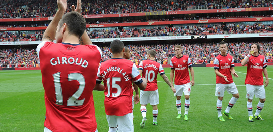 尤文图斯因弗拉霍维奇伤势和薪资问题，被迫考虑续约，但转会市场无明显替代人选，形势艰难。