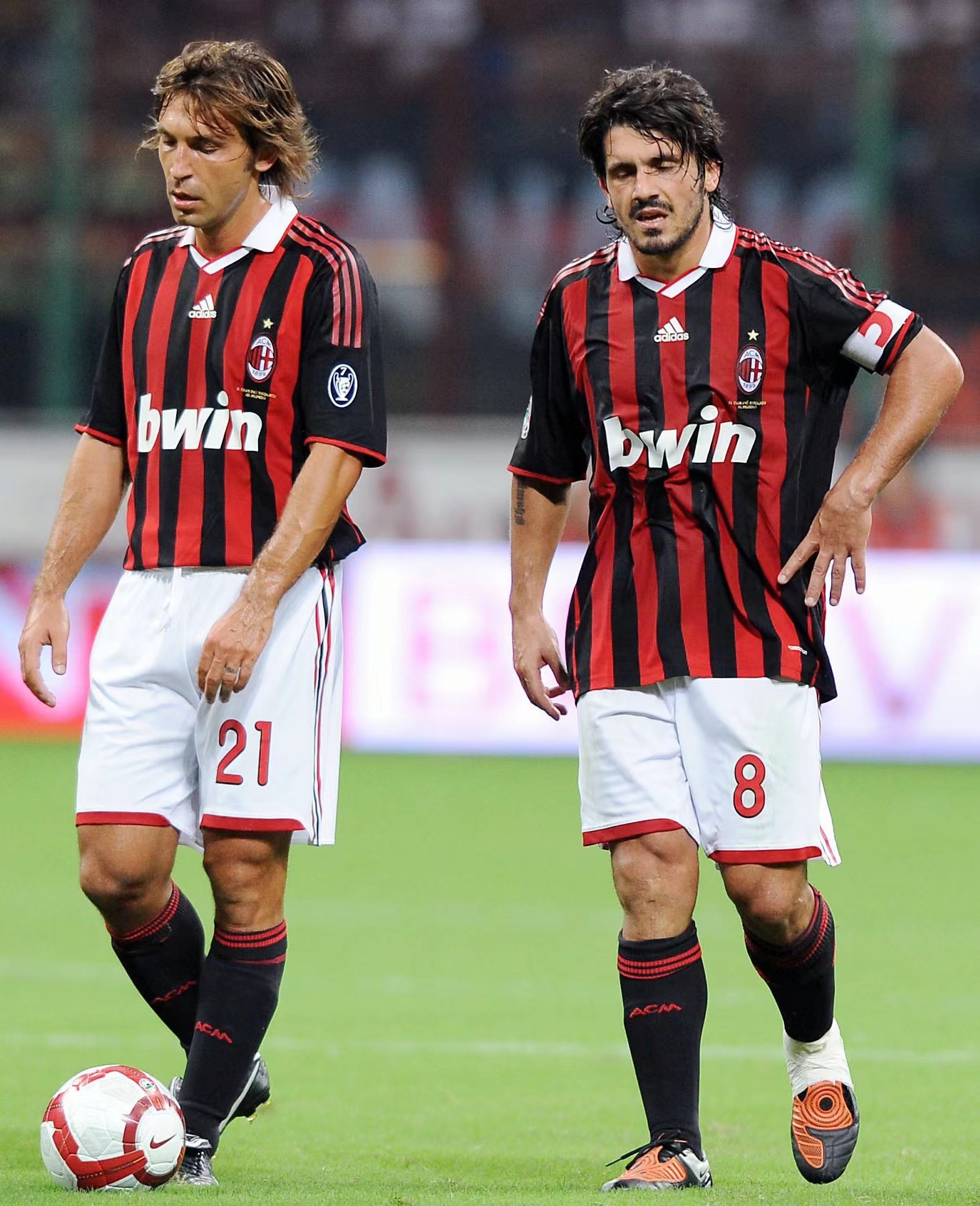 湖人詹姆斯关键发挥险胜76人，刷新个人40岁后得分纪录，豪取17胜稳居西部第二。（詹姆斯末节发力助湖人险胜76人，40岁后得分再创新高，豪取17胜稳居西部第二）