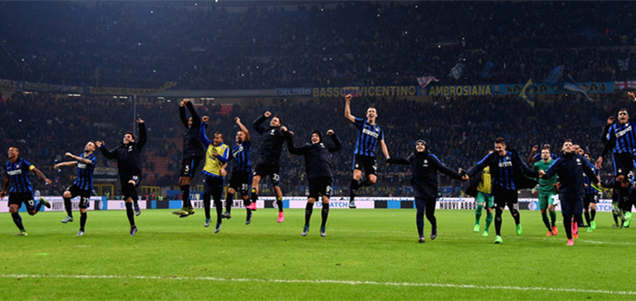 孔蒂：祝贺球员们，必须对他们说谢谢、谢谢、再谢谢（孔蒂：祝贺全队，向球员们连连致谢）