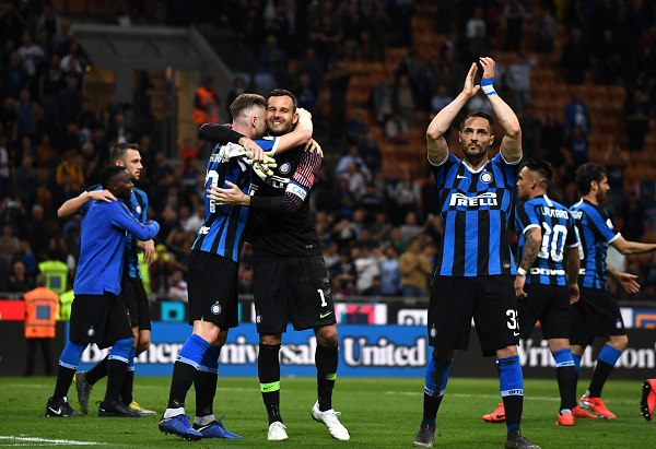 F1实时积分榜：诺里斯领先皮亚斯特里22分，领先维斯塔潘25分（F1最新积分：诺里斯以22分优势压过皮亚斯特里，对维斯塔潘领先25分）