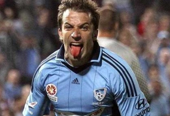 科尔：库明加下半场命中2记关键三分：回归后首秀表现很棒（科尔：库明加复出首战发挥出色，下半场投进两记关键三分）