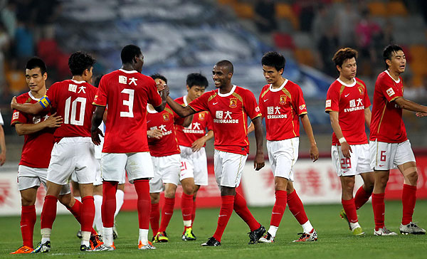 马丁内利：排名英超榜首真棒，不认为会有压力，我们需保持冷静（马丁内利：领跑英超很棒，不觉压力，仍需保持冷静）