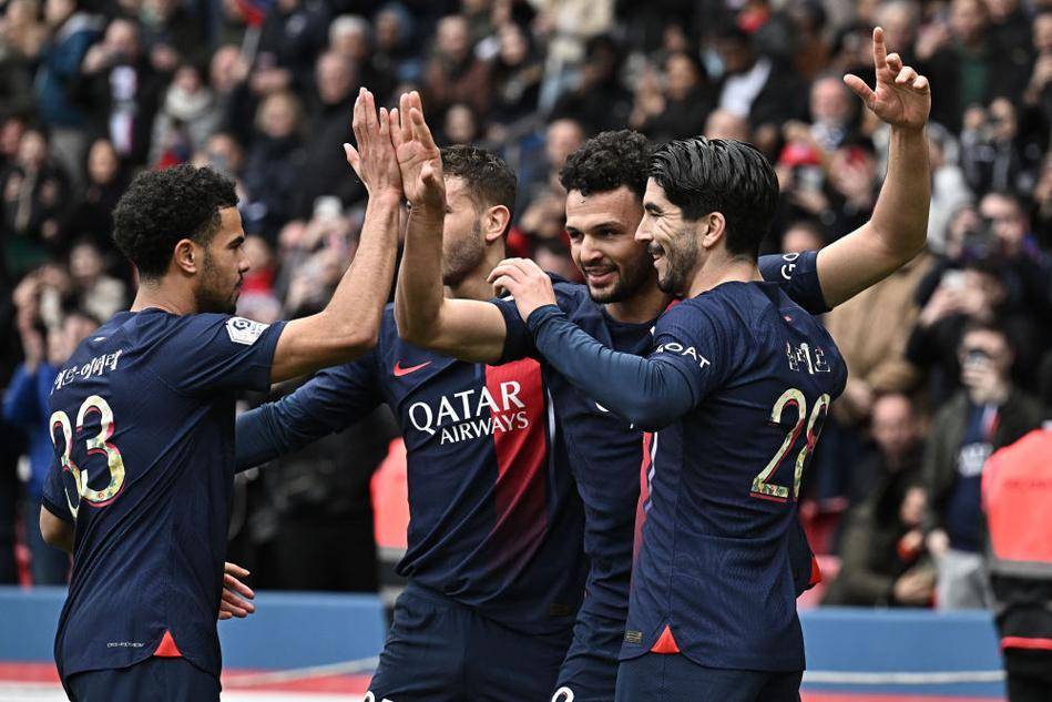 体操奥运冠军黄旭进校园讲述成长经历（奥运体操冠军黄旭走进校园分享成长故事）