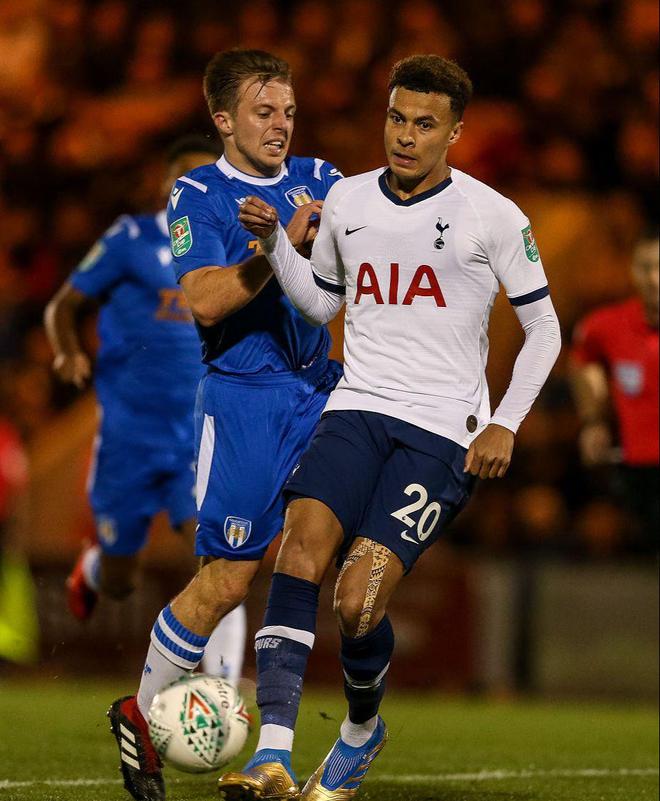 小孔塞桑：我和C罗聊过，他说我在伟大的俱乐部效力（小孔塞桑：曾与C罗交流，他称我所在俱乐部伟大）