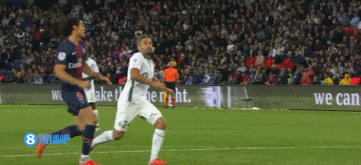 队记：杨瀚森随着比赛的进行越打越舒服，他需要真正上场打球