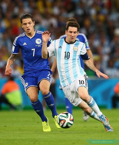 阿迪发言人：德国队球衣销量喜人，按通胀来说阿迪球衣比78年更便宜（阿迪达斯发言人：德国队球衣热销，按通胀折算如今比1978年更便宜）