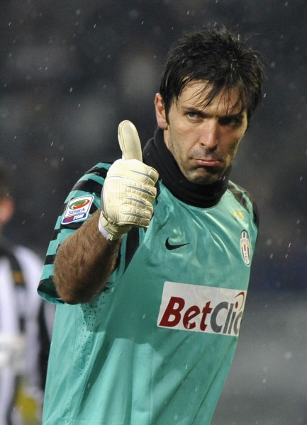 官方：38岁日本前国脚高桥秀人宣布退役（38岁前日本国脚高桥秀人官宣退役）