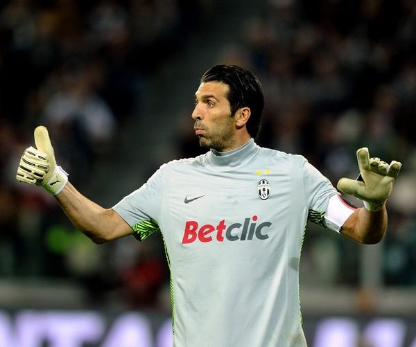 吴曦：如果一个评论能够影响一个球员，那么他的内心不够强大（吴曦：真正强大的球员不会被评论左右）