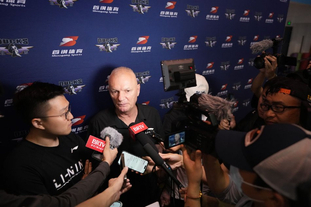 半场战报：塞维利亚0-0奥萨苏纳（半场战况：塞维利亚与奥萨苏纳战成0-0）