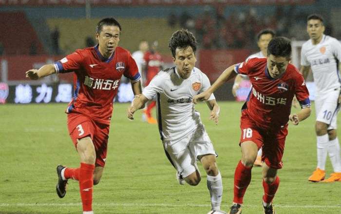 卡拉格：维尔茨倒地够不上点球，但国米球员拉拽球衣留下把柄